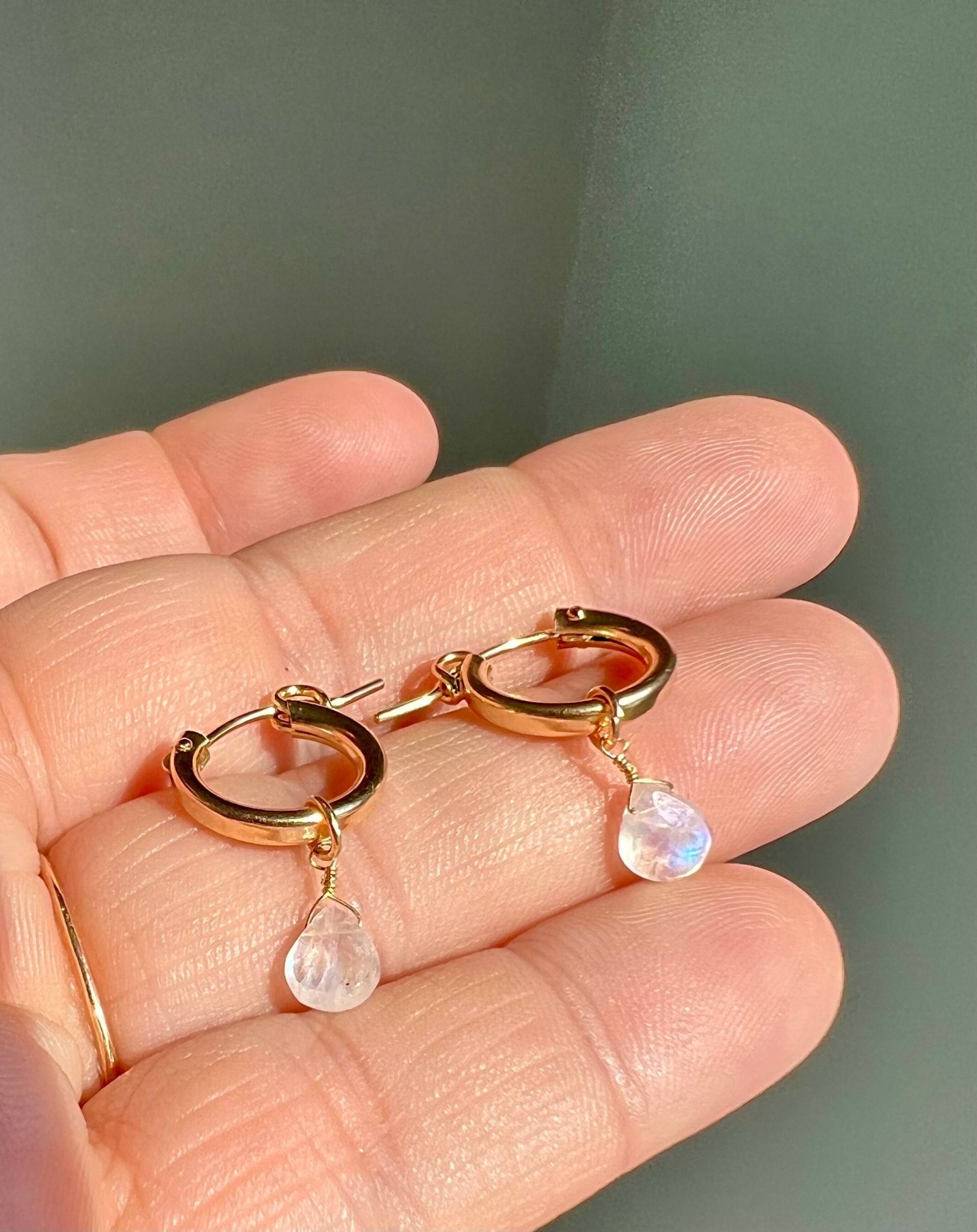 Rosa Turmalin Und Mondstein Tropfen Gold Filled Creolen Rosa Turmalin Und Mondstein Tropfen Gold Filled Creolen von MoonAndLou