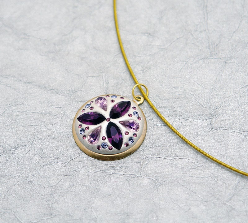 Tiefvioletter Amethyst Swarovski Anhänger Mit Tansanit - Unikat Und Funkelnd Tiefvioletter Amethyst Swarovski Anhänger Mit Tansanit - Unikat Und Funkelnd von MoonBubbles