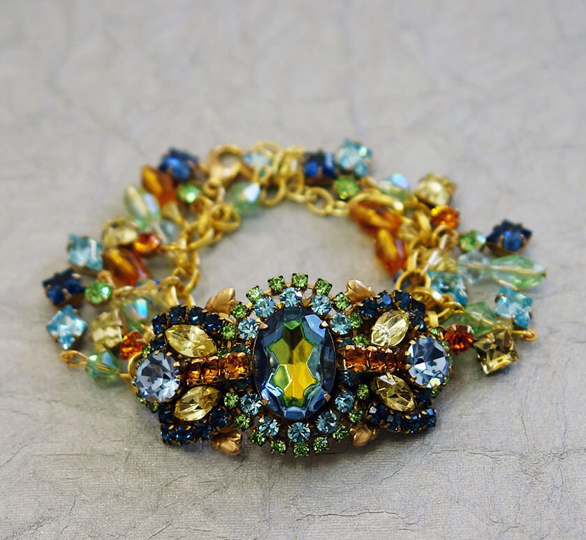 Warmth Of Summer Ooak Armband - Schattierungen Von Blau, Grün, Gelb Und Bernstein Vintage Swarovski Crystal Strasssteine Warmth Of Summer Ooak Armband - Schattierungen Von Blau, Grün, Gelb Und Bernstein Vintage Swarovski Crystal Strasssteine von MoonBubbles
