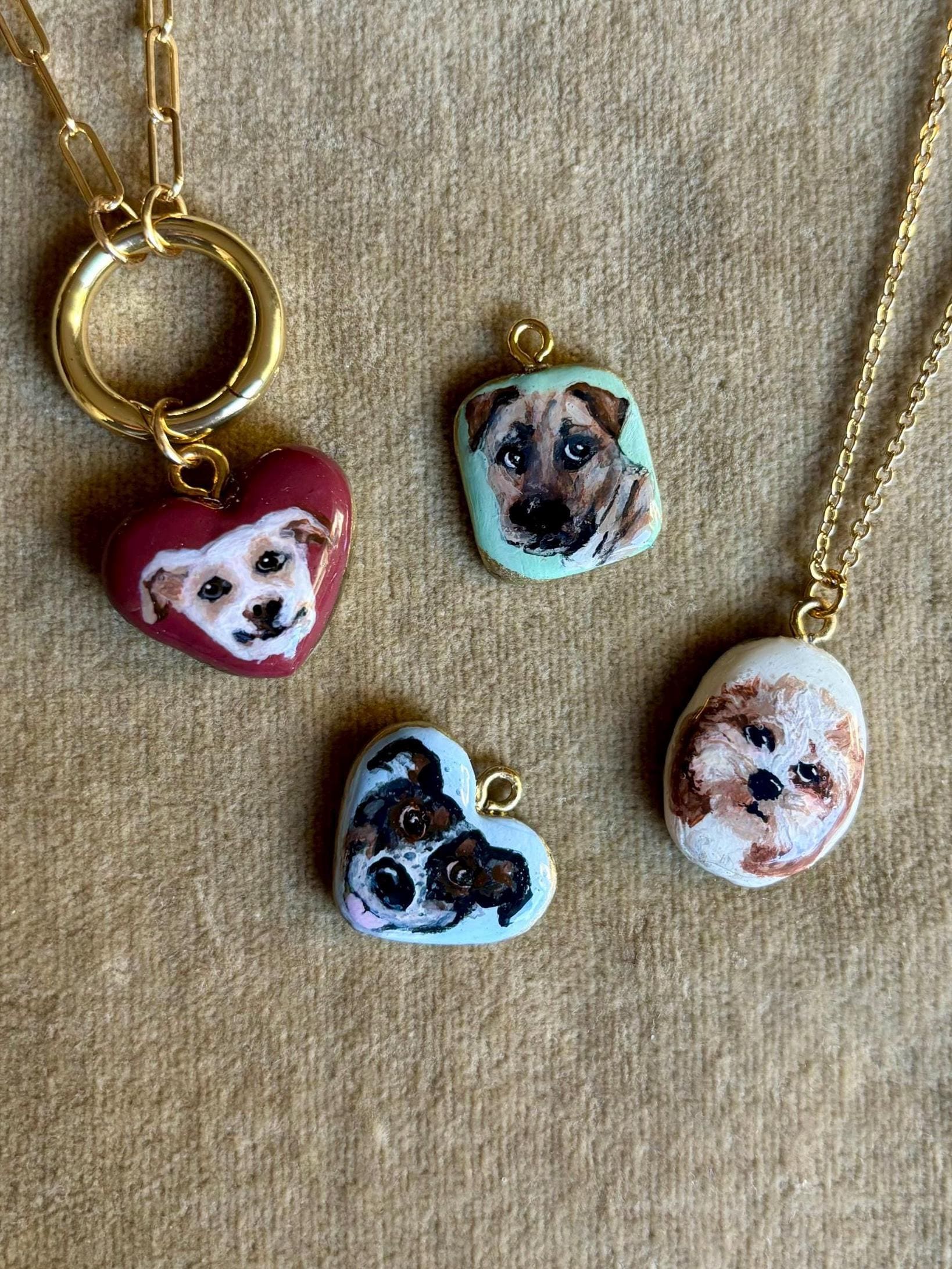 Bemalte Haustier Porträt Anhänger Halskette - Hund, Katze Keramik Porzellan Charme Bemalte Haustier Porträt Anhänger Halskette - Hund, Katze Keramik Porzellan Charme von MoonCanyonVintage