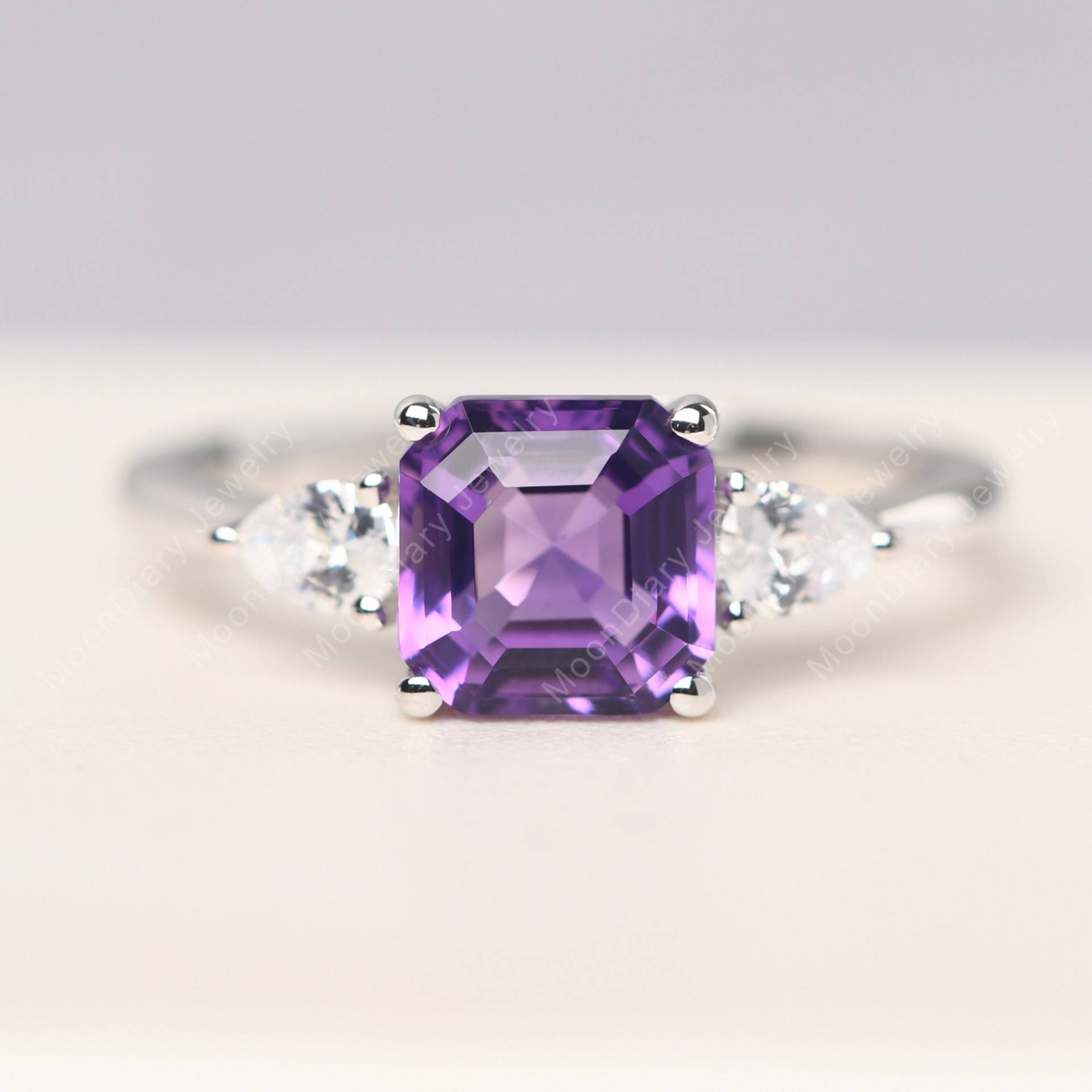 Asscher Schliff 7x7 Mm Amethyst Verlobungsring Mit Birne Seitenstein Silber Februar Geburtsstein Ring von MoonDiaryJewelry