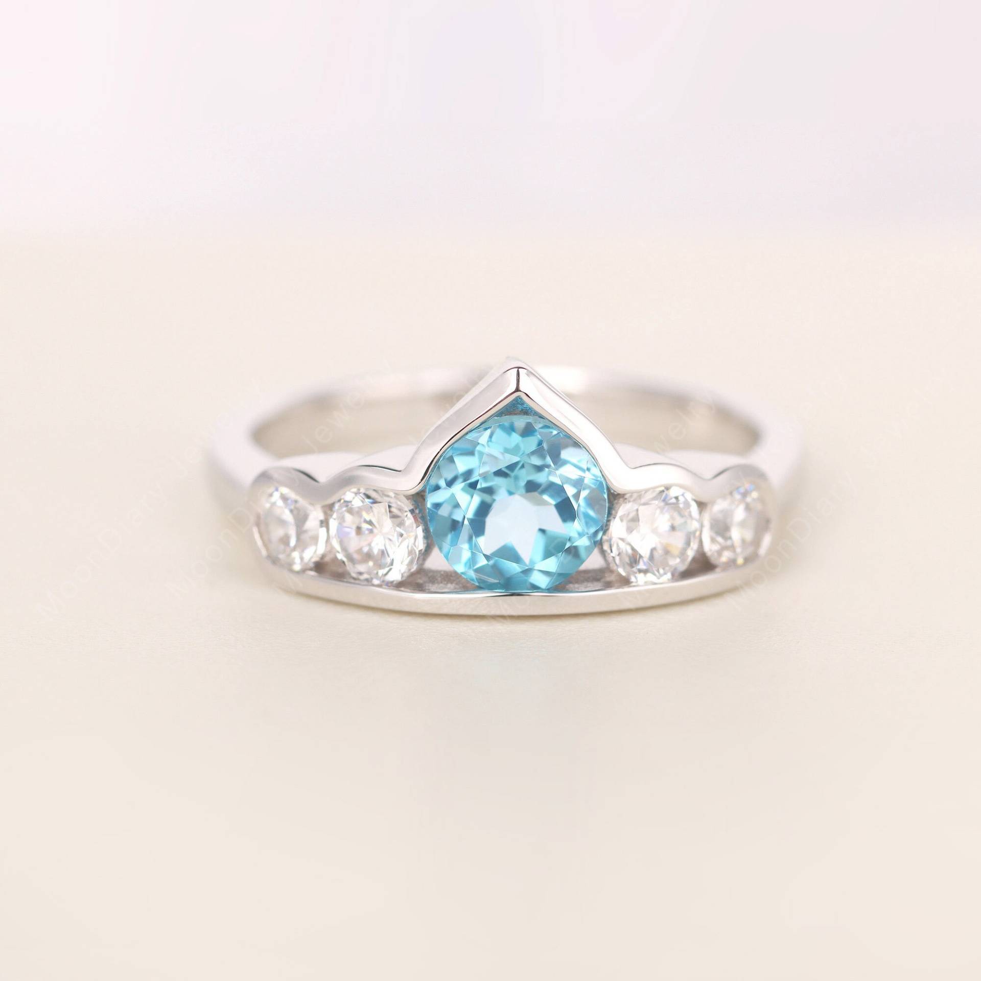 Echter Schweizer Blautopas Antragsring Aus Massivem Sterlingsilber Runden Schnitt Hellblau Edelstein November Geburtsstein Ring Für Freundin von MoonDiaryJewelry