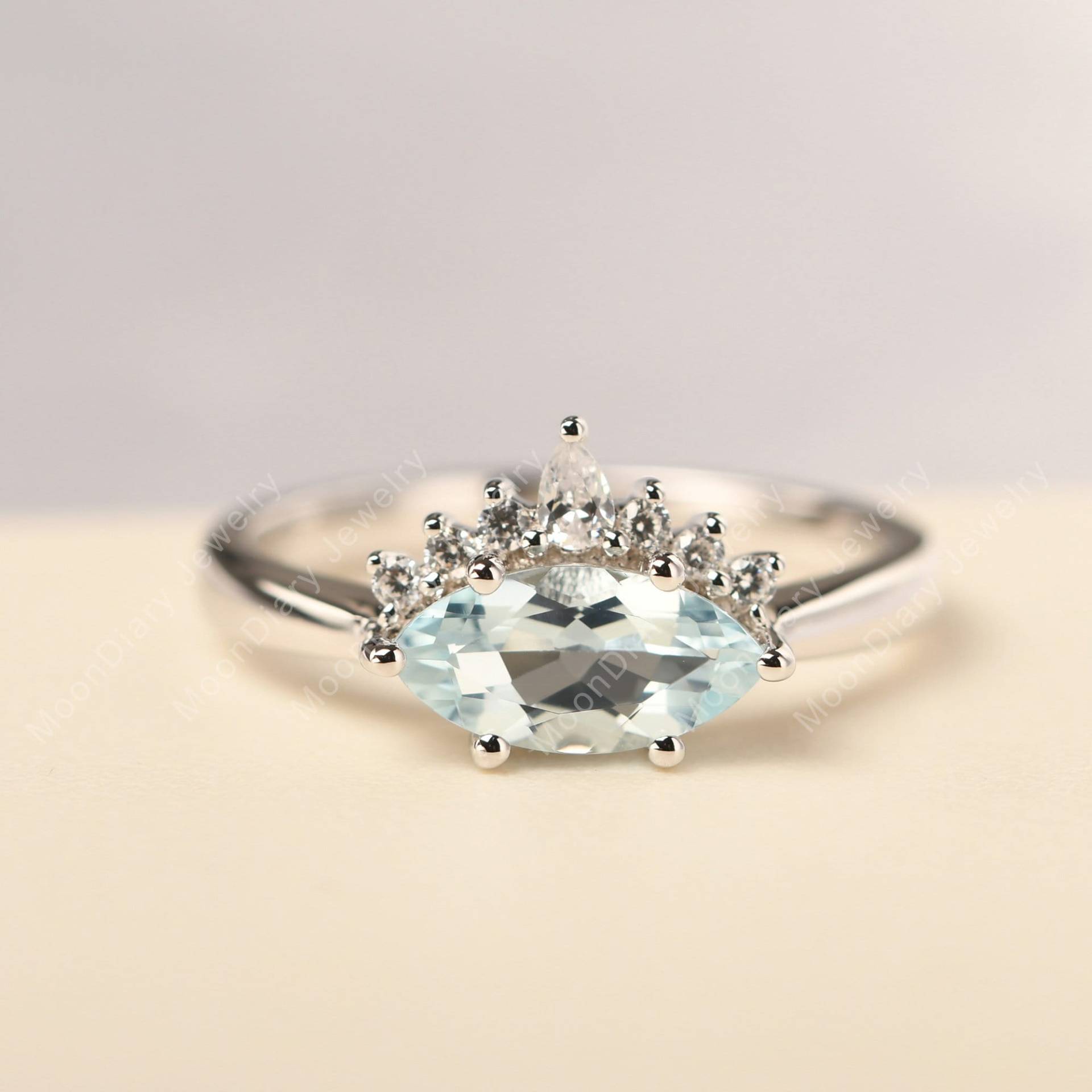 Echter Aquamarin Stapelring 14K Weißgold Marquise Schnitt Versprechen Ring März Geburtsstein Echter Aquamarin Stapelring 14K Weißgold Marquise Schnitt Versprechen Ring März Geburtsstein von MoonDiaryJewelry