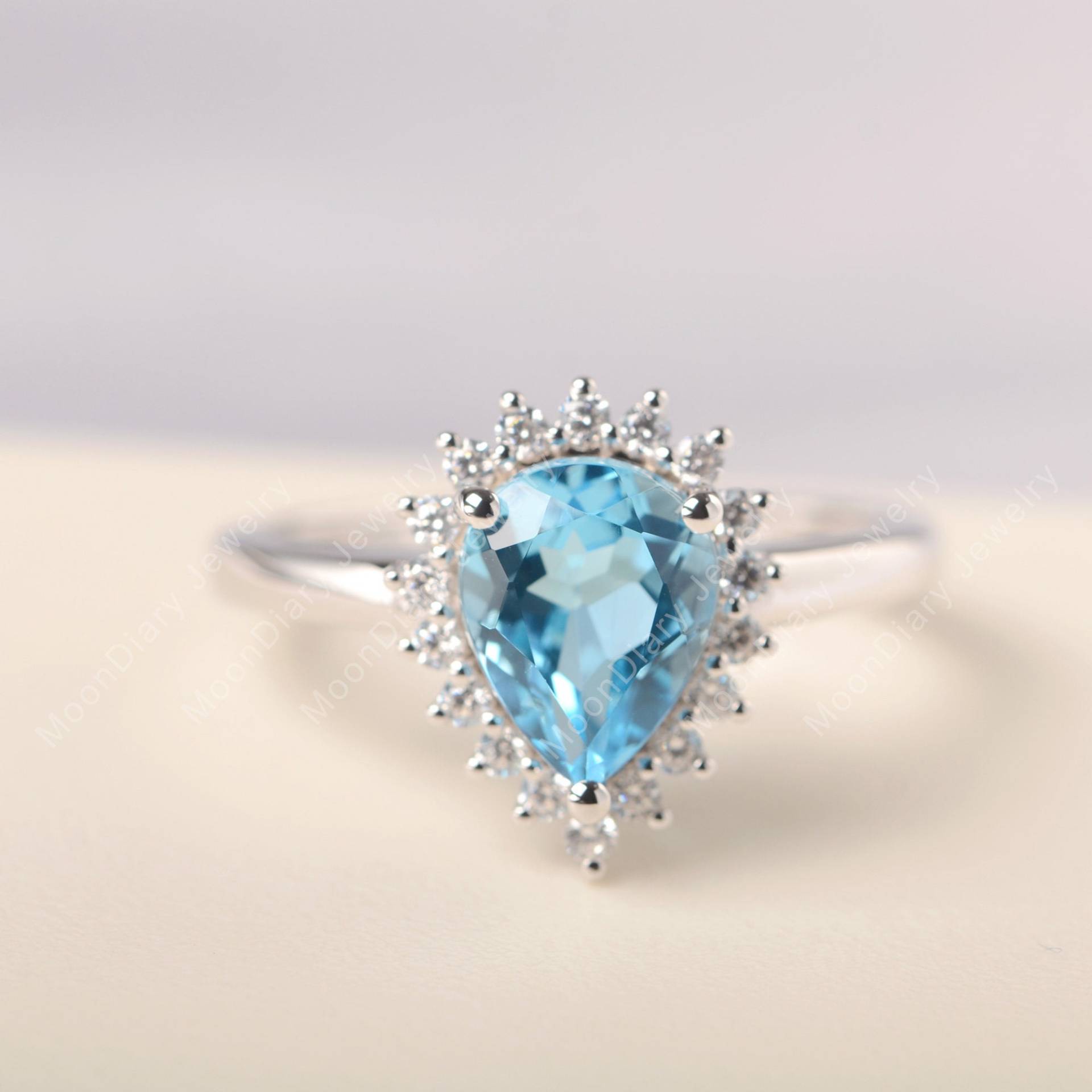 Echter Schweizer Blautopas Ring Tropfen Sterlingsilber Vintage Halo Verlobungsring November Geburtsstein Echter Schweizer Blautopas Ring Tropfen Sterlingsilber Vintage Halo Verlobungsring November Geburtsstein von MoonDiaryJewelry
