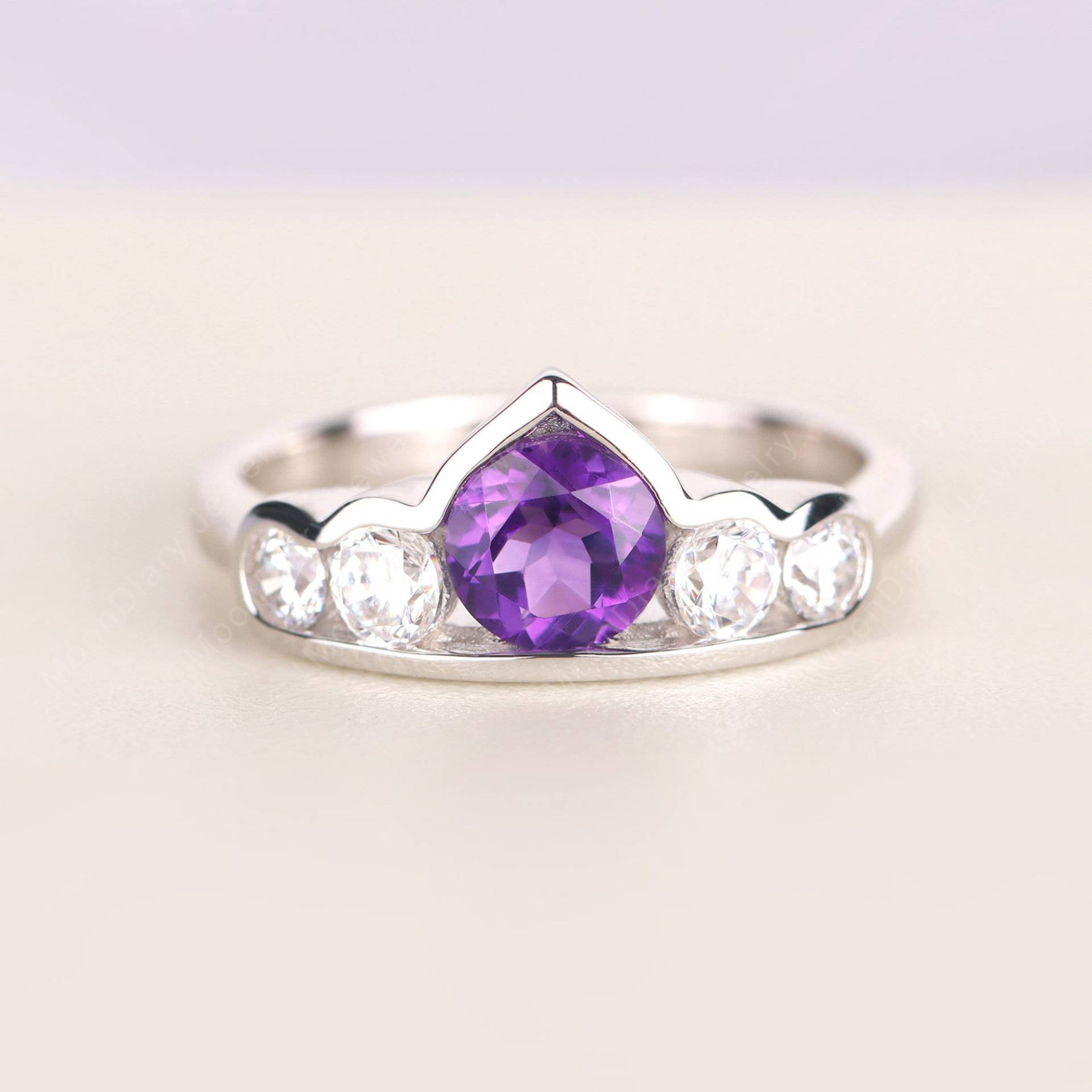 Kronenring Echter Natürlicher Amethyst Jahrestag Ring Massiv Weißgold Rundschliff Lila Edelstein Februar Geburtsstein von MoonDiaryJewelry