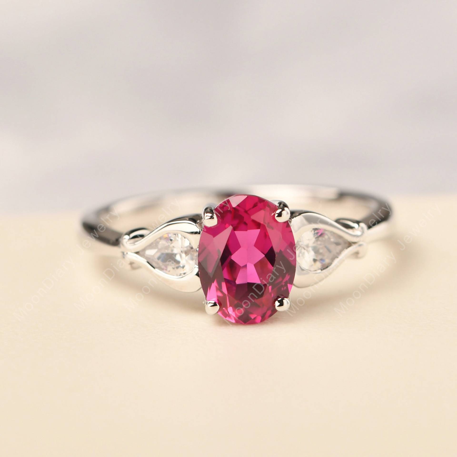 Rubin Pinky Ring Oval Anweisung 14K Weißgold Juli Geburtsstein Rubin Pinky Ring Oval Anweisung 14K Weißgold Juli Geburtsstein von MoonDiaryJewelry