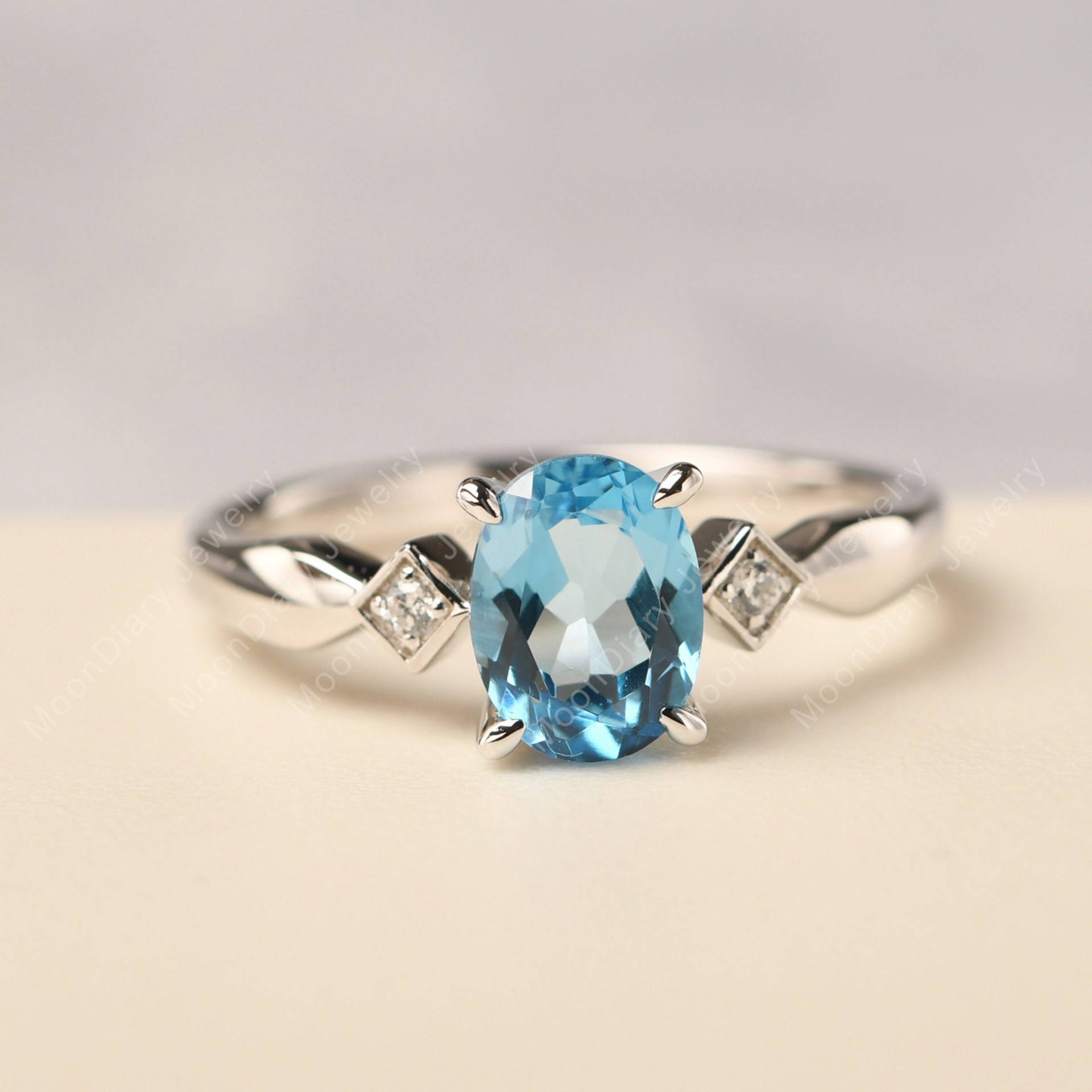 Schweizer Blautopas-Verlobungsring Ovaler Hellblauer Edelstein-Verlobungsring Aus Sterlingsilber November Geburtssteinring Schweizer Blautopas-Verlobungsring Ovaler Hellblauer Edelstein-Verlobungsring Aus Sterlingsilber November Geburtssteinring von MoonDiaryJewelry