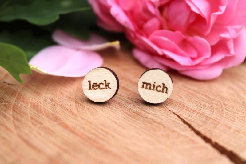Lustige Holz Ohrstecker „Leck Mich", Freche Ohrringe, Statement Holz, Geschenk Mit Humor, Handgemachte Rund & Hexagon von MoonHillDesignShop