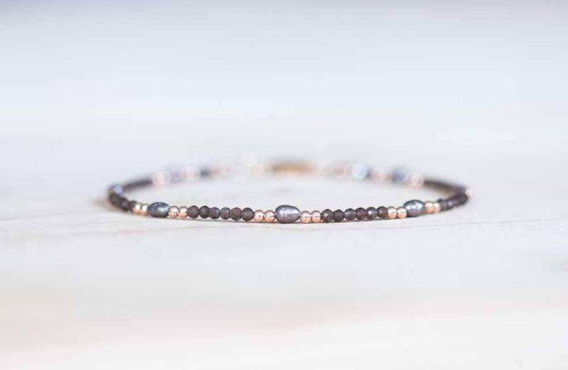 Rauchquarz Armband Mit Pfauenperlen, Multi Edelstein Perlen Schmuck, Rosegold Fill Oder Sterling Silber, Kleine Facettierte von MoonLabJewelry