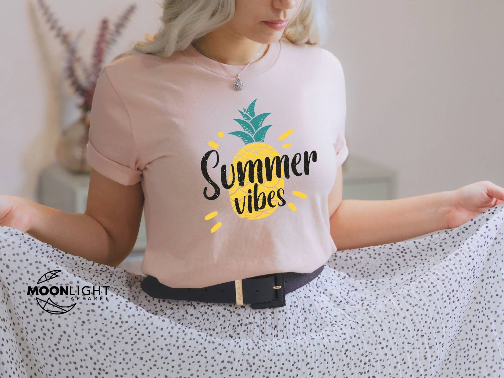 Sommer Vibes Ananas Shirt, Strand Shirts, Urlaubs Geschenke, Damen Girls Trip Shirts von MoonLightByEllen