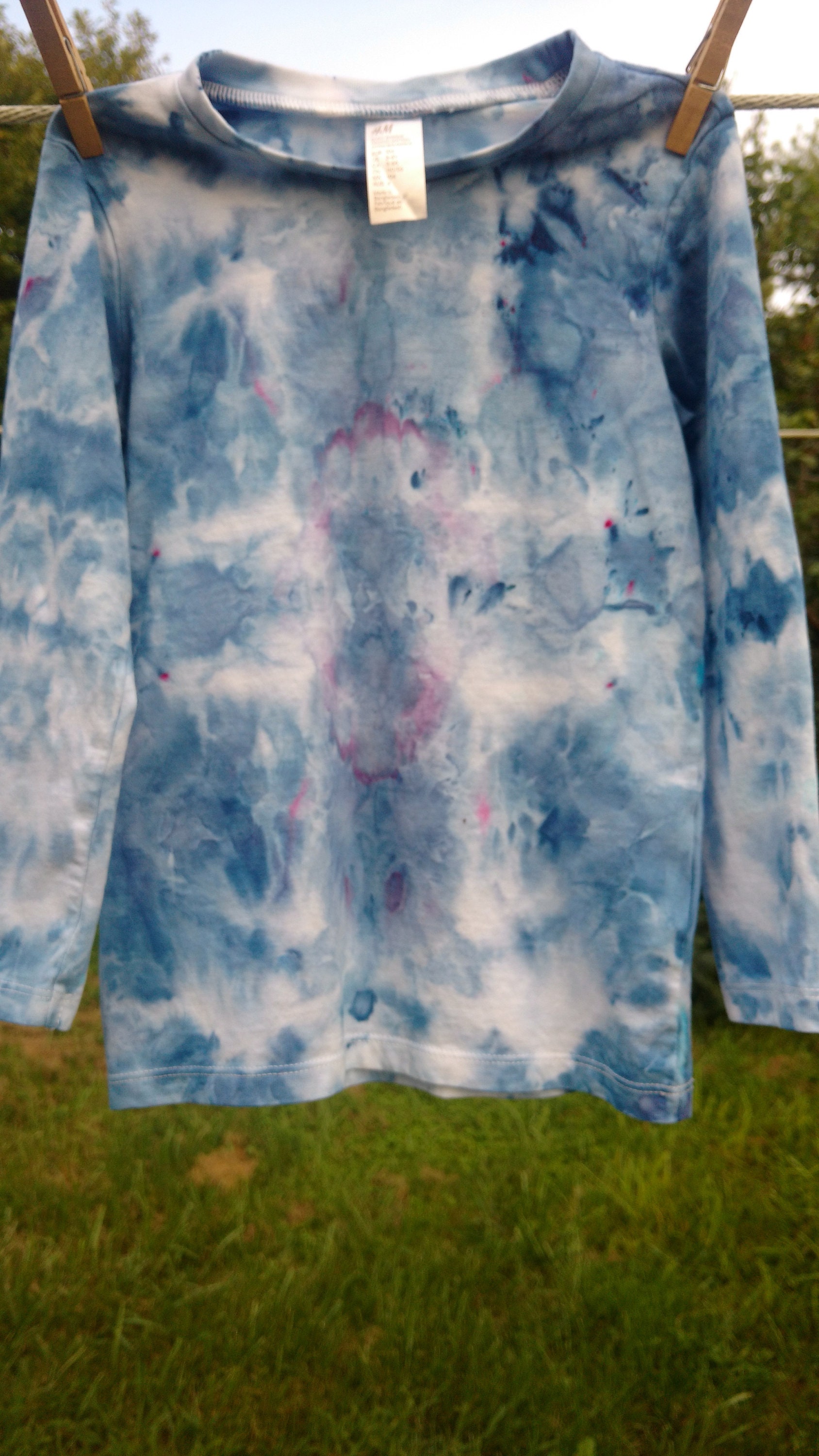 Handgefärbtes Bio-Baumwoll-Kleinkind-Longsleeve-T-Shirt 4T Blau Indigo Rosa von MoonMamaHomestead