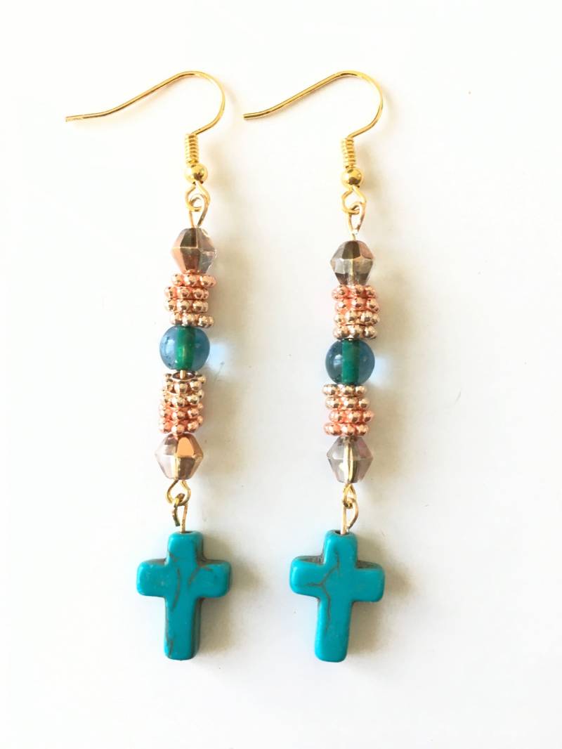 Boho Türkisem Kreuz Ohrringe Mit Rose Gold Perlen Und Steine Boho Türkisem Kreuz Ohrringe Mit Rose Gold Perlen Und Steine von MoonRisingArtJewelry