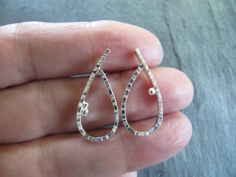 Blatt Ohrringe in Sterling Silber Gehämmert von MoonSilverStudio