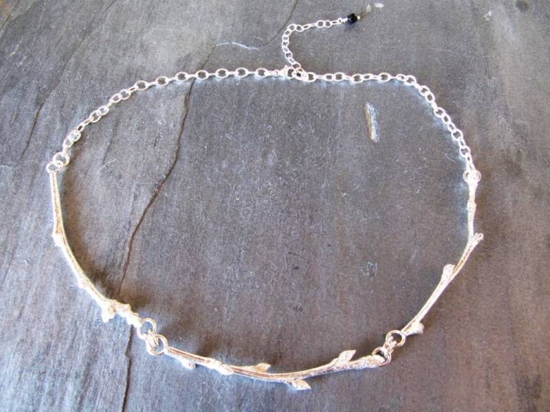 Denken Sie An Den Frühling Budding Zweig Halskette - Zweige in Sterling Silber von MoonSilverStudio