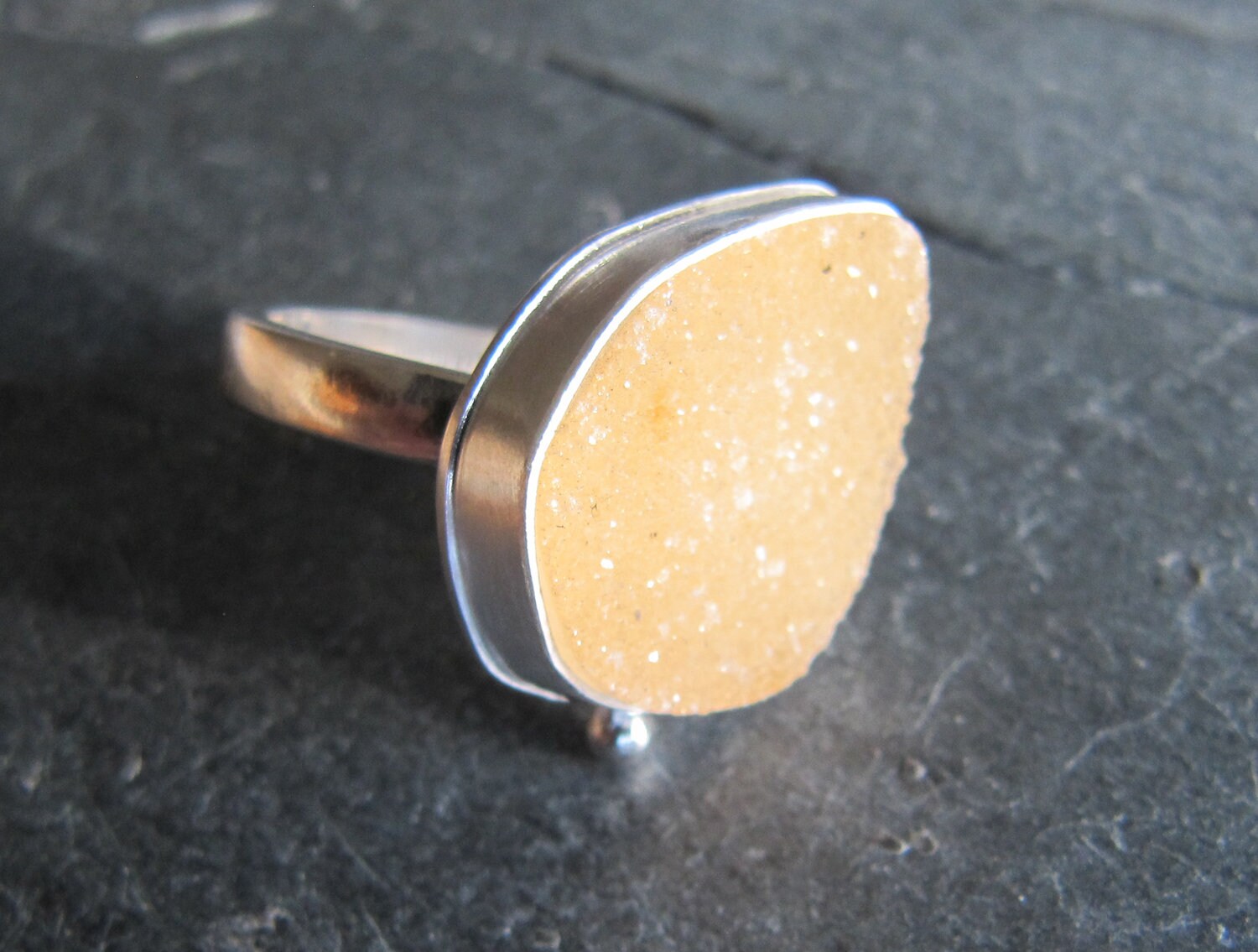 Glitzernder Druzy Ring in Sterling Silber Glitzernder Druzy Ring in Sterling Silber von MoonSilverStudio