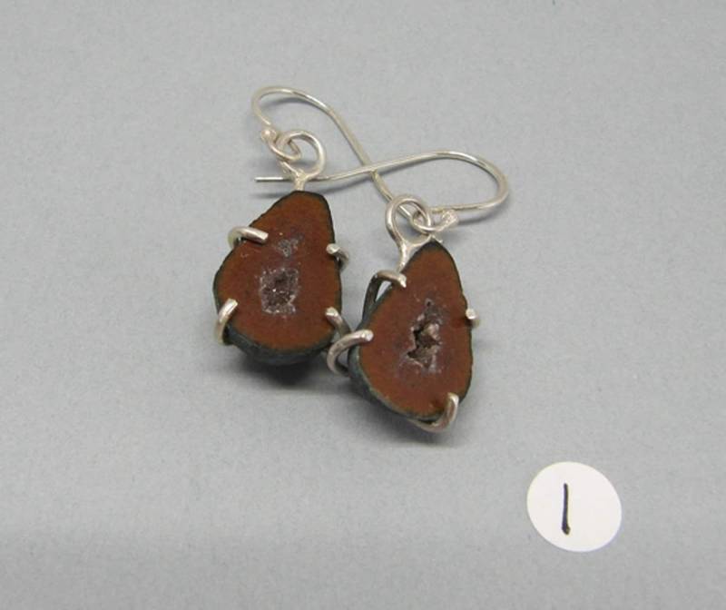 Kleine Tabasco Geode Ohrringe in Sterling Silber - Wähle Dein Lieblingspaar von MoonSilverStudio