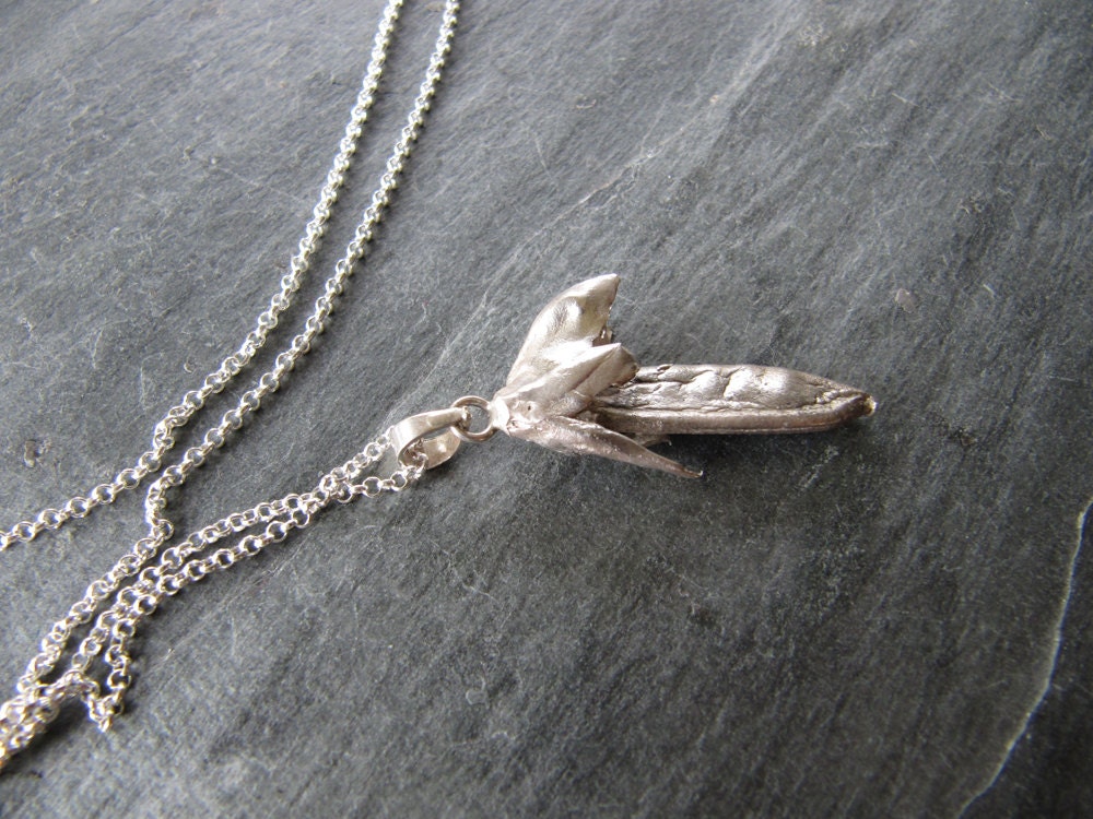 Erbsenschote Anhänger in Sterling Silber Gegossen von MoonSilverStudio