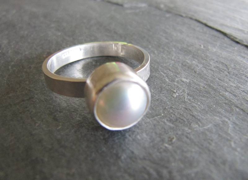 Super Einfache Weiße Perle Ringgröße 7 von MoonSilverStudio