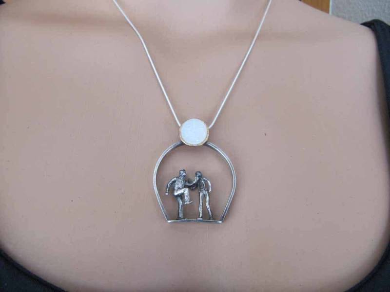 Dancing in The Moonlight - Silberne Tänzer, Mondstein, Sterlingsilber von MoonSilverStudio