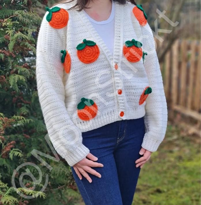 Handgefertigte Gehäkelte Strickjacke Mit Orange Design | Weicher Oversize Cardigan Handgemachte Frauen Bunte Strickmode Mondstrickt von MoonStrickt