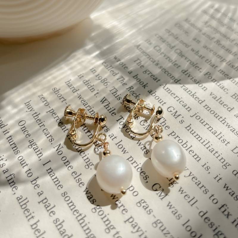 Minimalist Perle Tropfen Poke-Frei Piercing-Freie Ohrringe Gold-Filled Clip-On-Stil Echte Süßwasserperlen Chic Style Versteckter Clip von MoonStudioCA