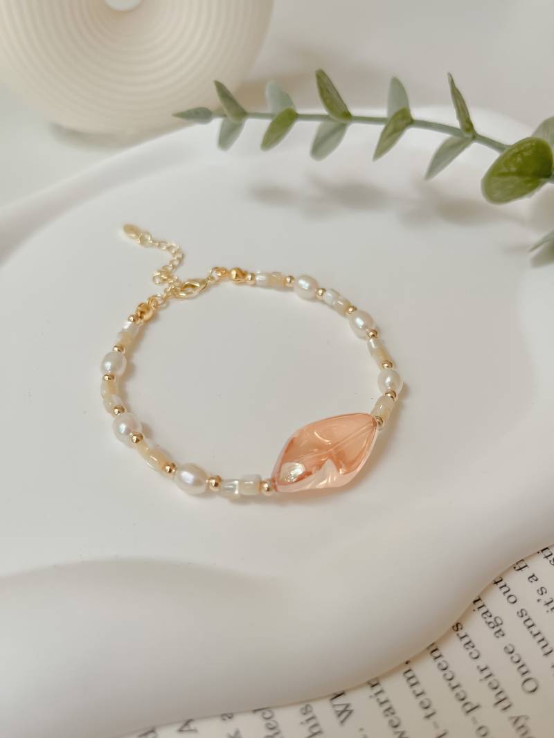 Perlmutt Boho Perlenarmband Mit Edelstein, 14K Gold Filled, Perlen Armband, Echte Süßwasserperlen Brautjungfer Geschenk Brautschmuck von MoonStudioCA