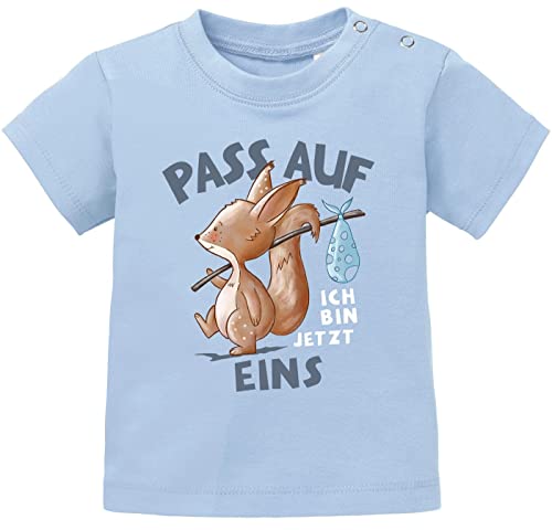 MoonWorks® Baby T-Shirt 1. Geburtstag mit Spruch Ich Bin jetzt Eins | Zwei | DREI Eichhörnchen Tiere Geburtstagsshirt Kurzarm Bio-Baumwolle 1 Jahr s hellblau 92/98 (16-24-Monate) von MoonWorks