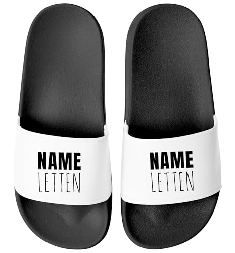 MoonWorks® Badeschlappen personalisiert mit Name Letten Unisex Herren Damen Badeschuhe lustiges Geschenk mit Wunschname Schwarz-weiss 47 von MoonWorks
