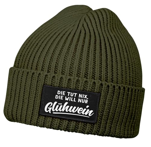 MoonWorks® Damen Beanie mit Patch Strickmütze mit Spruch Die TUT nix, die Will nur Glühwein Aufdruck Lustig Damenmütze Oliv Unisize von MoonWorks