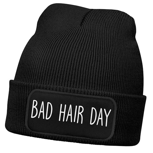 MoonWorks® Herren Beanie mit Patch Strickmütze mit Spruch Statement Lustig Bad Hair Day Mütze Männer Schwarz Unisize von MoonWorks