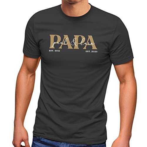 MoonWorks® Herren T-Shirt personalisiert mit Namen der Kinder Geburtsjahr Geschenk für Papa Vatertagsgeschenk anthrazit 3XL von MoonWorks