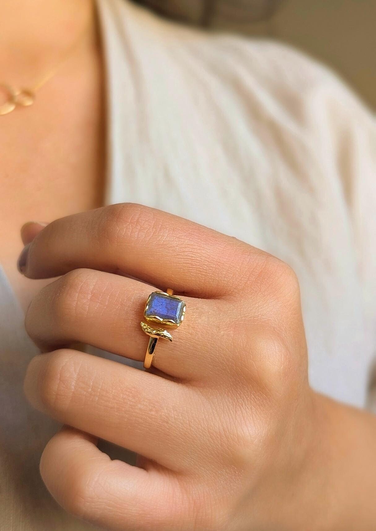 Labradorit Ring | 18K Vergoldung Über Sterlingsilber Verstellbar Geschenke Für Frauen Rechteckiger Stein von MoonandMilkJewelry