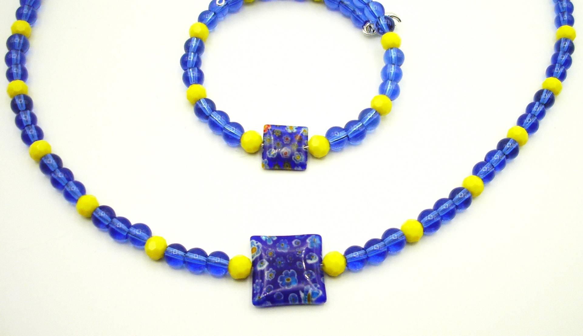 Blaue Und Gelbe Halskette Mit Passenden Armband - 20" Perlen 9" Wrap-Around-Armband Blume Glas Akzent Auf Beiden Stücken Blaue Und Gelbe Halskette Mit Passenden Armband - 20" Perlen 9" Wrap-Around-Armband Blume Glas Akzent Auf Beiden Stücken von MoonbeadJewelryUS