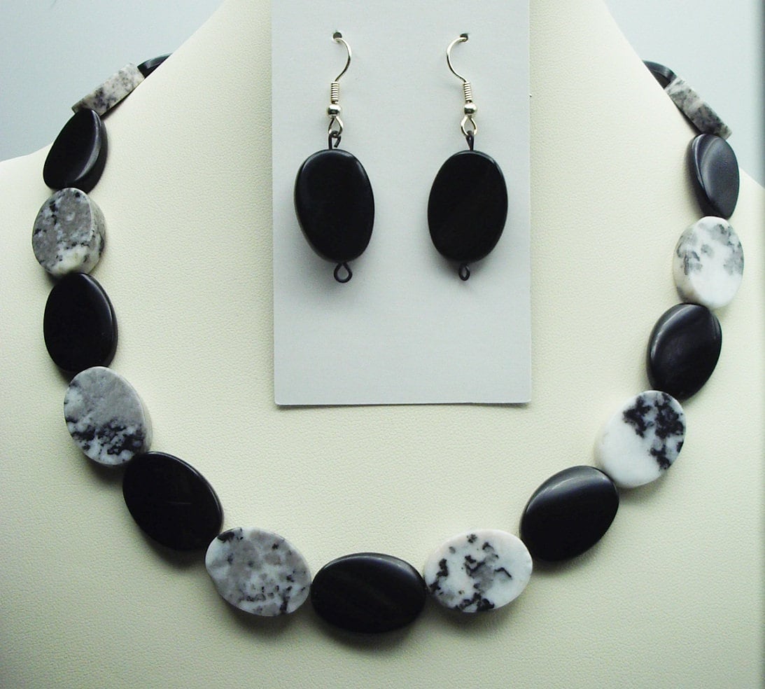 Marmor Grauer Marmor Und Schwarzes Glas Perle 18 "Halskette Mit Ohrringen-Halskette Ohrringe Gesetzt-Graue Schwarze Halskette-Große Perlen Marmor Grauer Marmor Und Schwarzes Glas Perle 18 "Halskette Mit Ohrringen-Halskette Ohrringe Gesetzt-Graue Schwarze Halskette-Große Perlen von MoonbeadJewelryUS