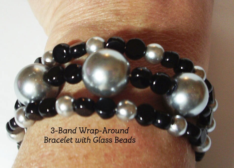 Schwarz Und Silber 3-Band-Armband Mit Glas-Perlen - Armband Wrap-Around Verstellbare Manschette Schwarz Und Silber 3-Band-Armband Mit Glas-Perlen - Armband Wrap-Around Verstellbare Manschette von MoonbeadJewelryUS