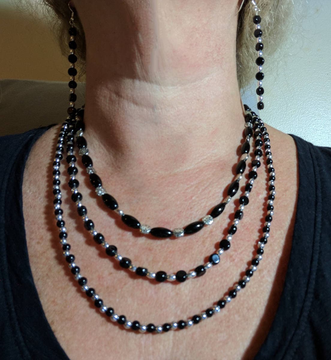 Schwarz Und Silber Halskette - 3-strang Perlen Mit Passenden Ohrringen Ohrringe Set Multi-strang Elegent Schwarz Und Silber Halskette - 3-strang Perlen Mit Passenden Ohrringen Ohrringe Set Multi-strang Elegent von MoonbeadJewelryUS
