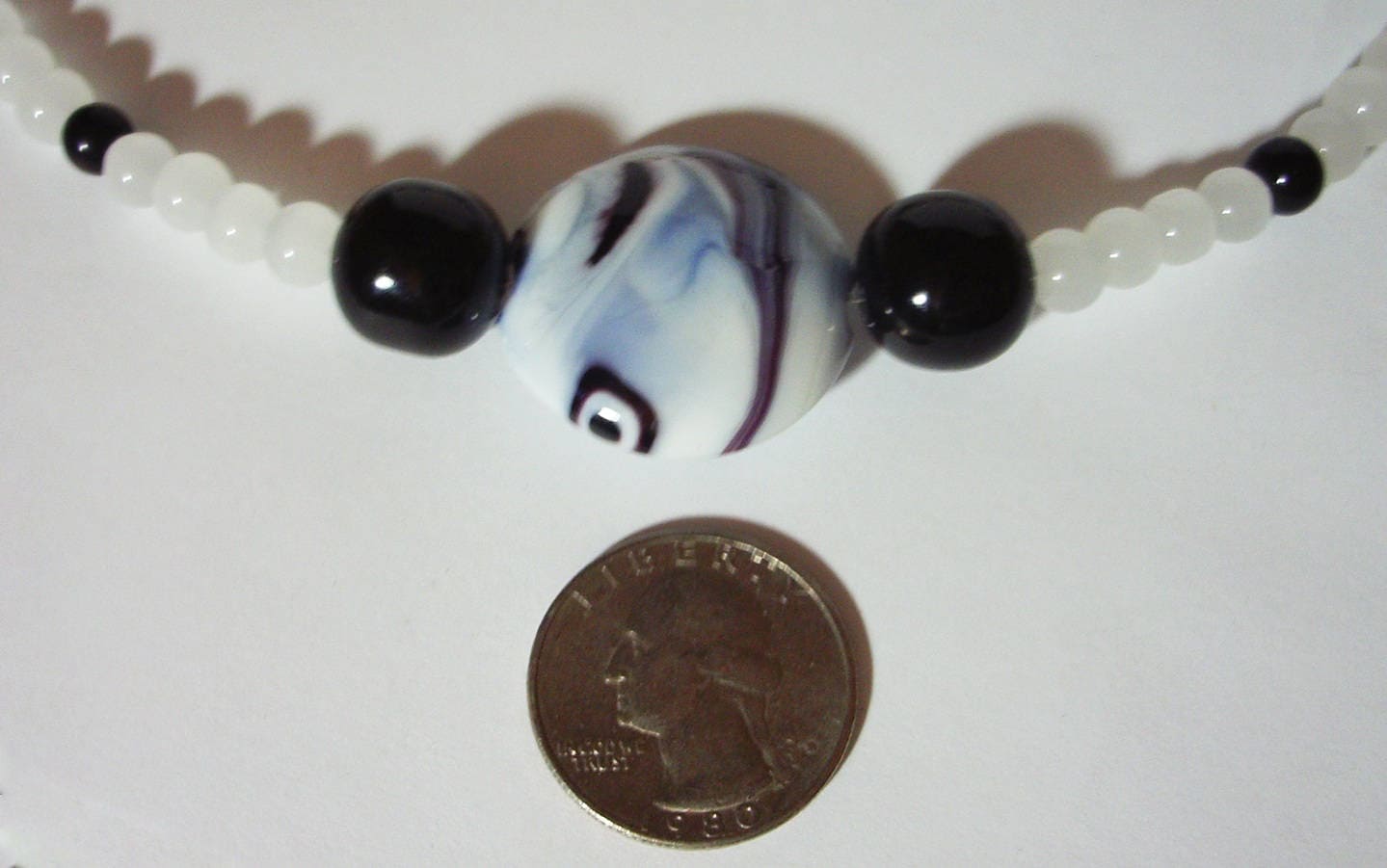 Schwarz Und Weiß Blau Halskette - Perlenkette Glas 17.5" Kette Lampwork Glass Große Perle Schwarz Blau-Schwarz-Weiß Schwarz Und Weiß Blau Halskette - Perlenkette Glas 17.5" Kette Lampwork Glass Große Perle Schwarz Blau-Schwarz-Weiß von MoonbeadJewelryUS