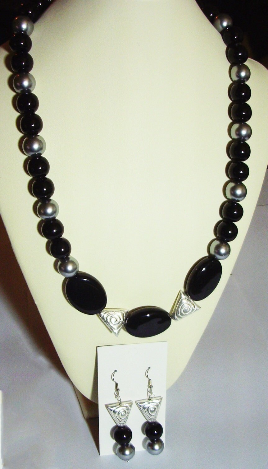 Silber Und Schwarze Glas Zinn Perlen 25 "Halskette Mit Ohrringen - Große Perlenkette Statement Halskette Silber Und Schwarze Glas Zinn Perlen 25 "Halskette Mit Ohrringen - Große Perlenkette Statement Halskette von MoonbeadJewelryUS