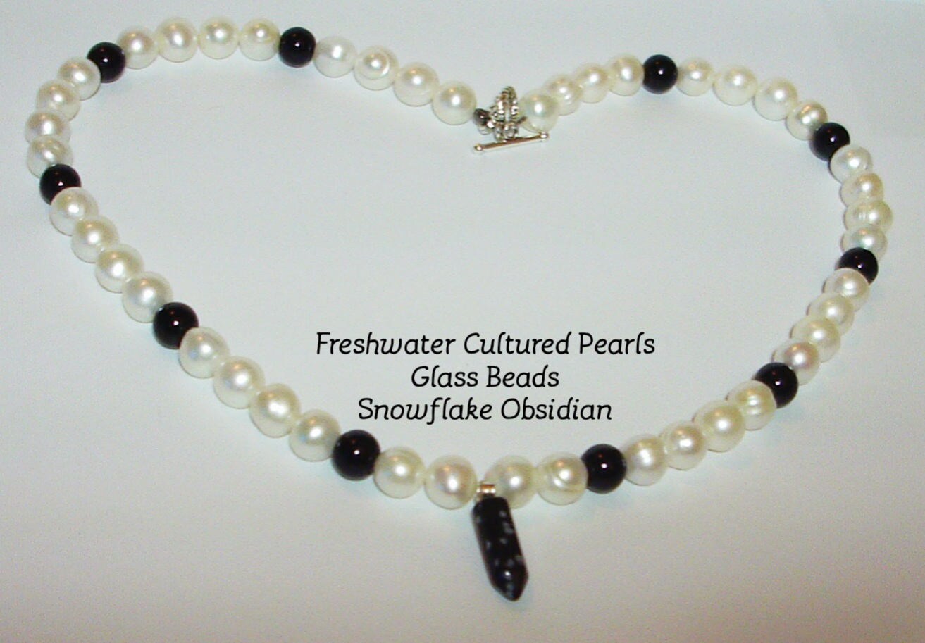 Süßwasser-Zuchtperlen - Schneeflocke Obsidian Anhänger 18" Perlen Halskette Perle Schwarz Und Weiß Süßwasser-Zuchtperlen - Schneeflocke Obsidian Anhänger 18" Perlen Halskette Perle Schwarz Und Weiß von MoonbeadJewelryUS