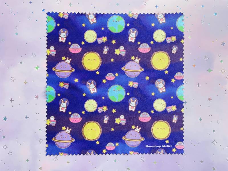 Kawaii Bunny Planet Mikrofasertuch | Galaxy Brillenputztuch Astronaut Universe Motiv Süße Kleine Geschenke Double Sided von MoondropAtelier