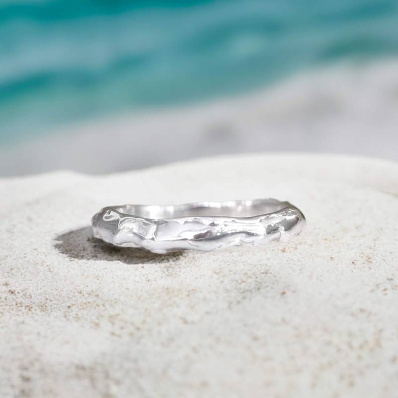 Geschmolzener Silberring, Ehering Aus Flüssigem Metall, Einzigartiger Natur Inspirierter Rustikaler Für Männer Oder Frauen Geschmolzener Silberring, Ehering Aus Flüssigem Metall, Einzigartiger Natur Inspirierter Rustikaler Für Männer Oder Frauen von MoondropCreationsCA
