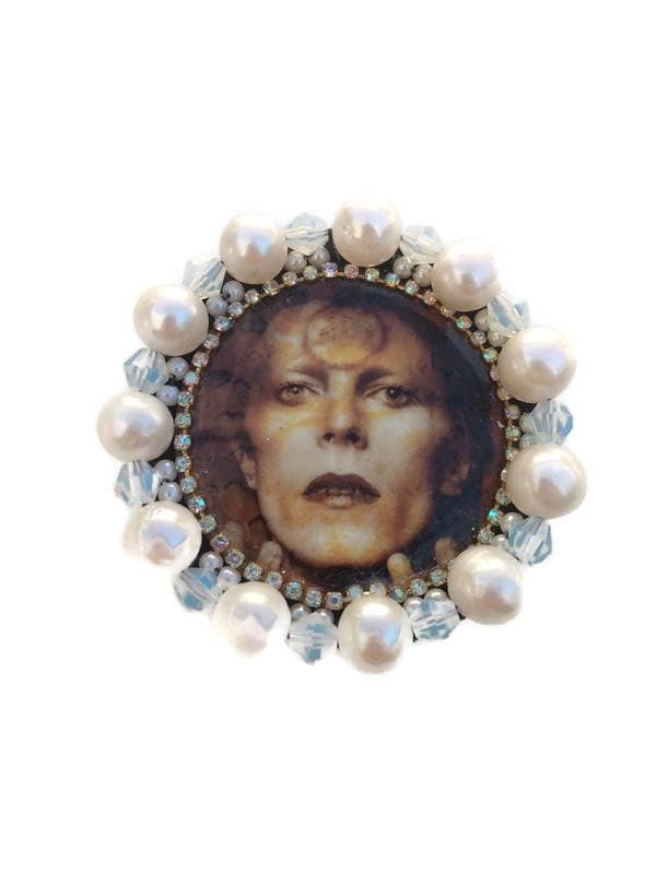 David Bowie Ziggy Stardust Perlen Brosche Mit Opalglas Kristallen David Bowie Ziggy Stardust Perlen Brosche Mit Opalglas Kristallen von MoondustJewels85