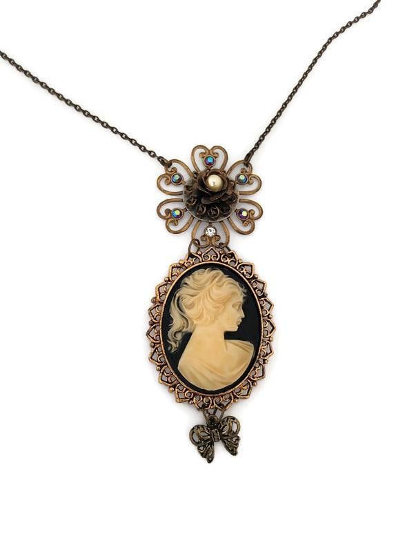 Kamee Anhänger Halskette von MoondustJewels85