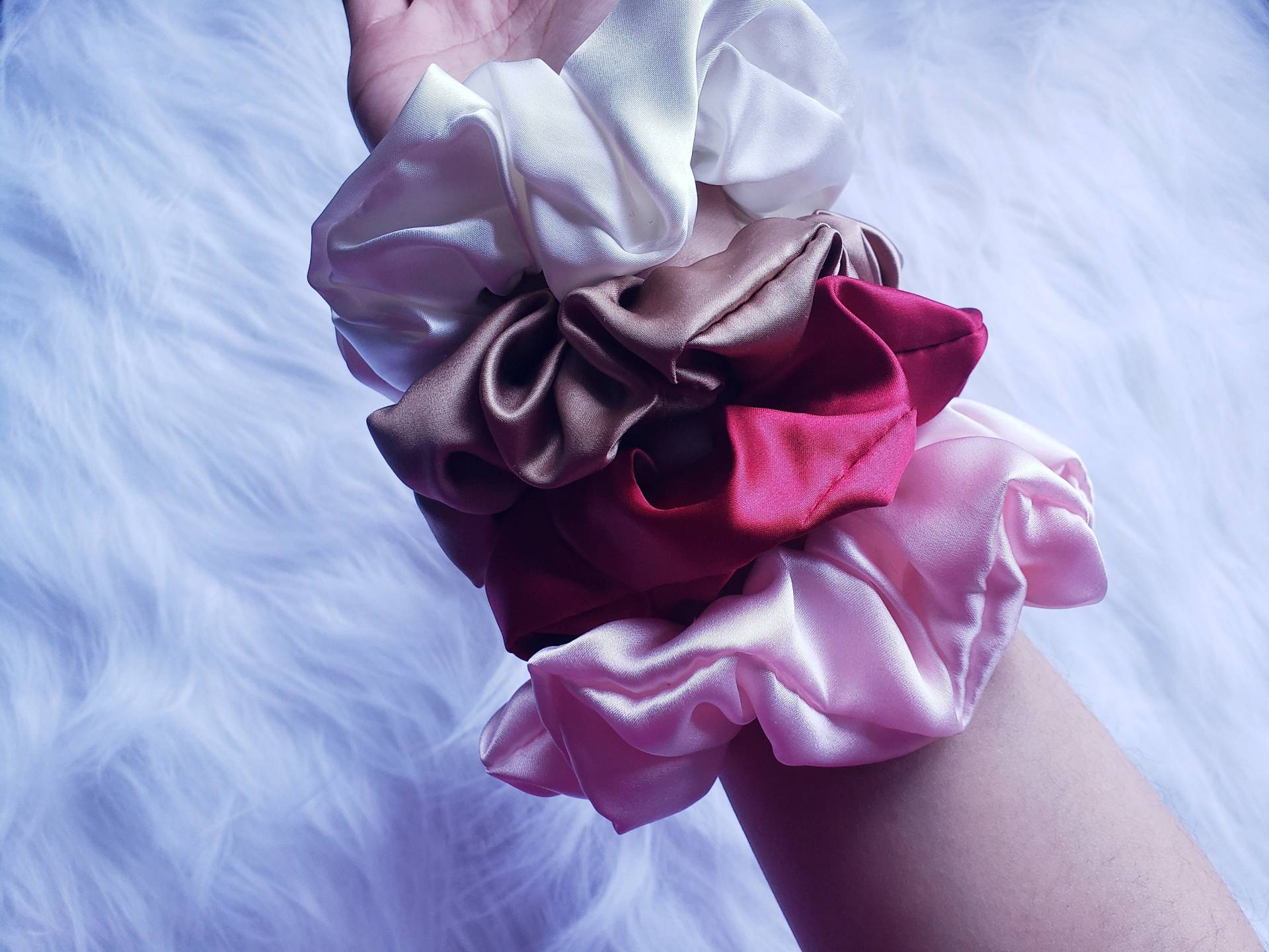100 % Seiden Scrunchies Set, 3Er Set Scrunchies, Dreifaches 100 % Seiden Scrunchies Set, 3Er Set Scrunchies, Dreifaches von Moondustintimates