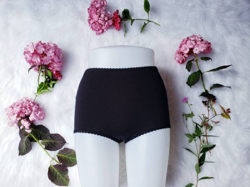 Schwarze Bambus Höschen, Hoch Taillierte Nachhaltige Dessous, Bequeme Loungewear, Oeko Tex Pole Wear, Shorts Schwarze Bambus Höschen, Hoch Taillierte Nachhaltige Dessous, Bequeme Loungewear, Oeko Tex Pole Wear, Shorts von Moondustintimates