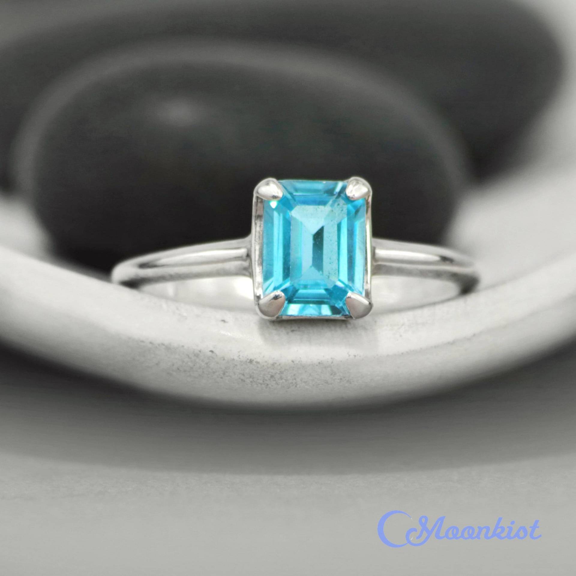 Größe 8 Blautopas Ring Für Frauen, Sterling Silber Rechteck Stapelring, Dezember Birthstone | Mondkist Designs von MoonkistDesigns