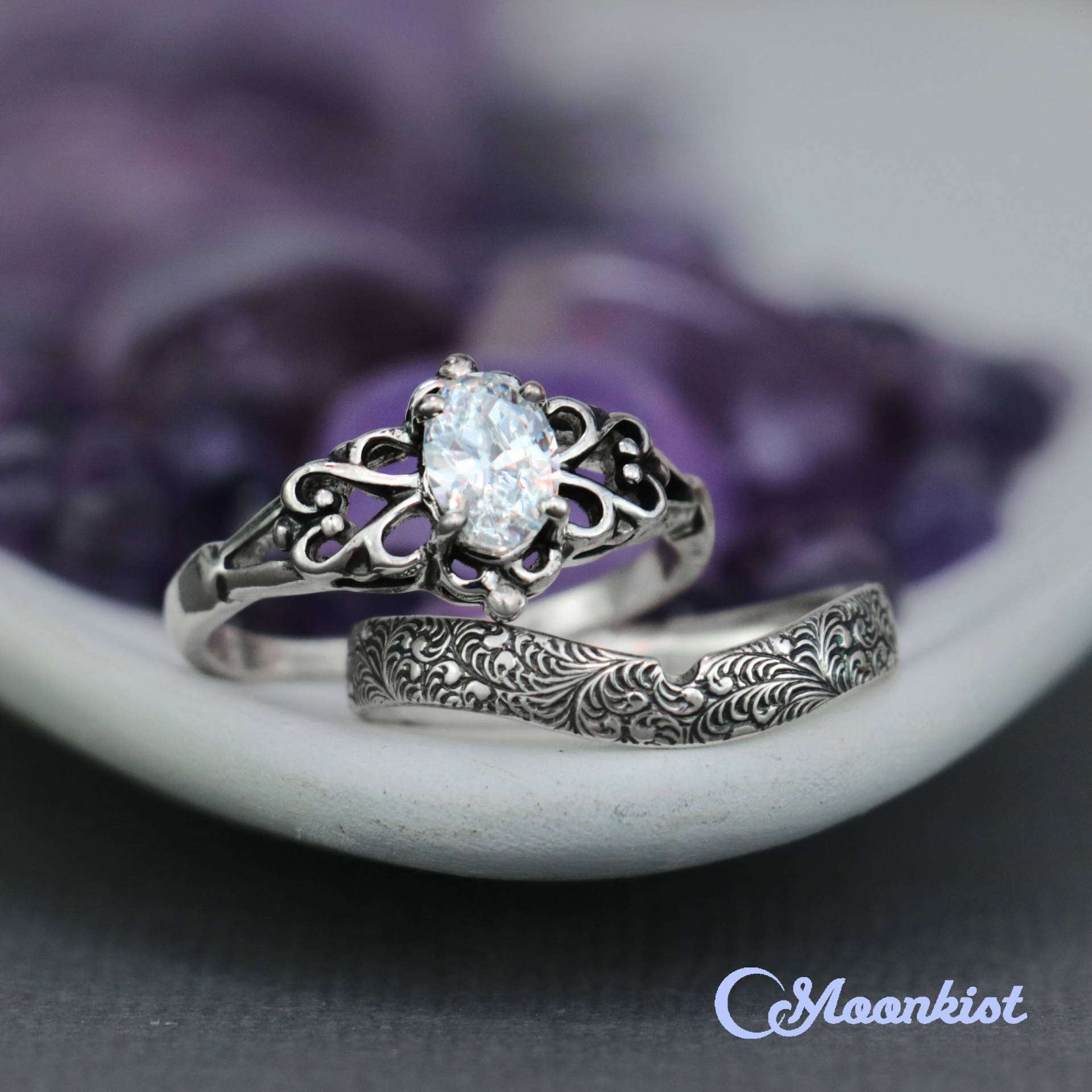 Vintage Style Filigree Verlobungsring Für Frauen, Farn Natur Ehering Set, Sterling Silber Diamant Alternative | Mondkist Designs von MoonkistDesigns