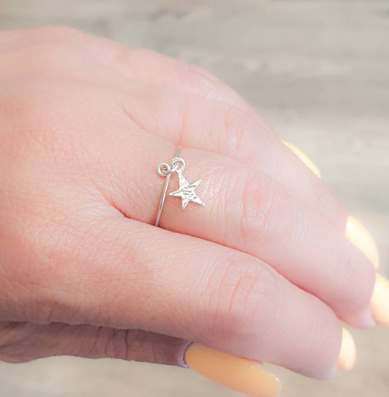 Dünner Seestern Silber Ring - Verstellbarer Baumeln Charm Gold Filled von MoonliDesigns