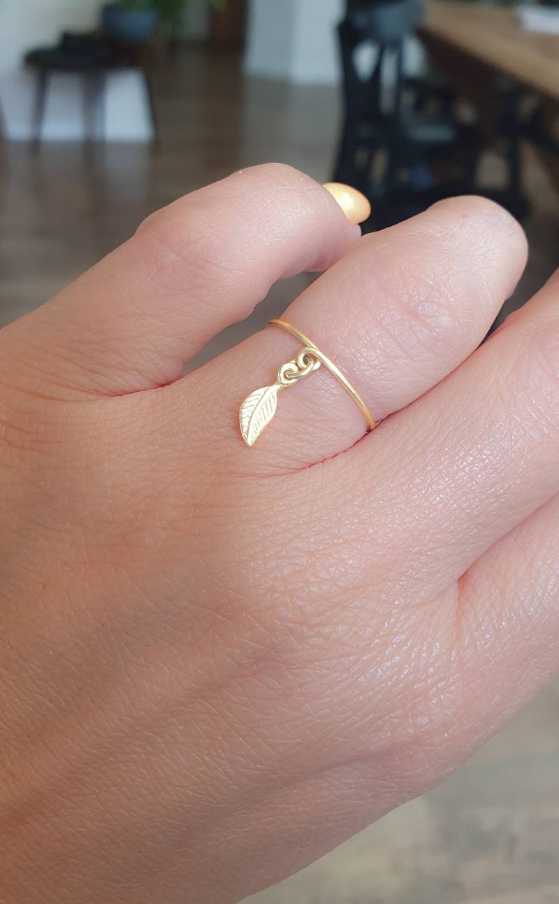 Einstellbar Dünne Blatt Ring - Gold Charm Baumeln Charme Dünn Dünner von MoonliDesigns