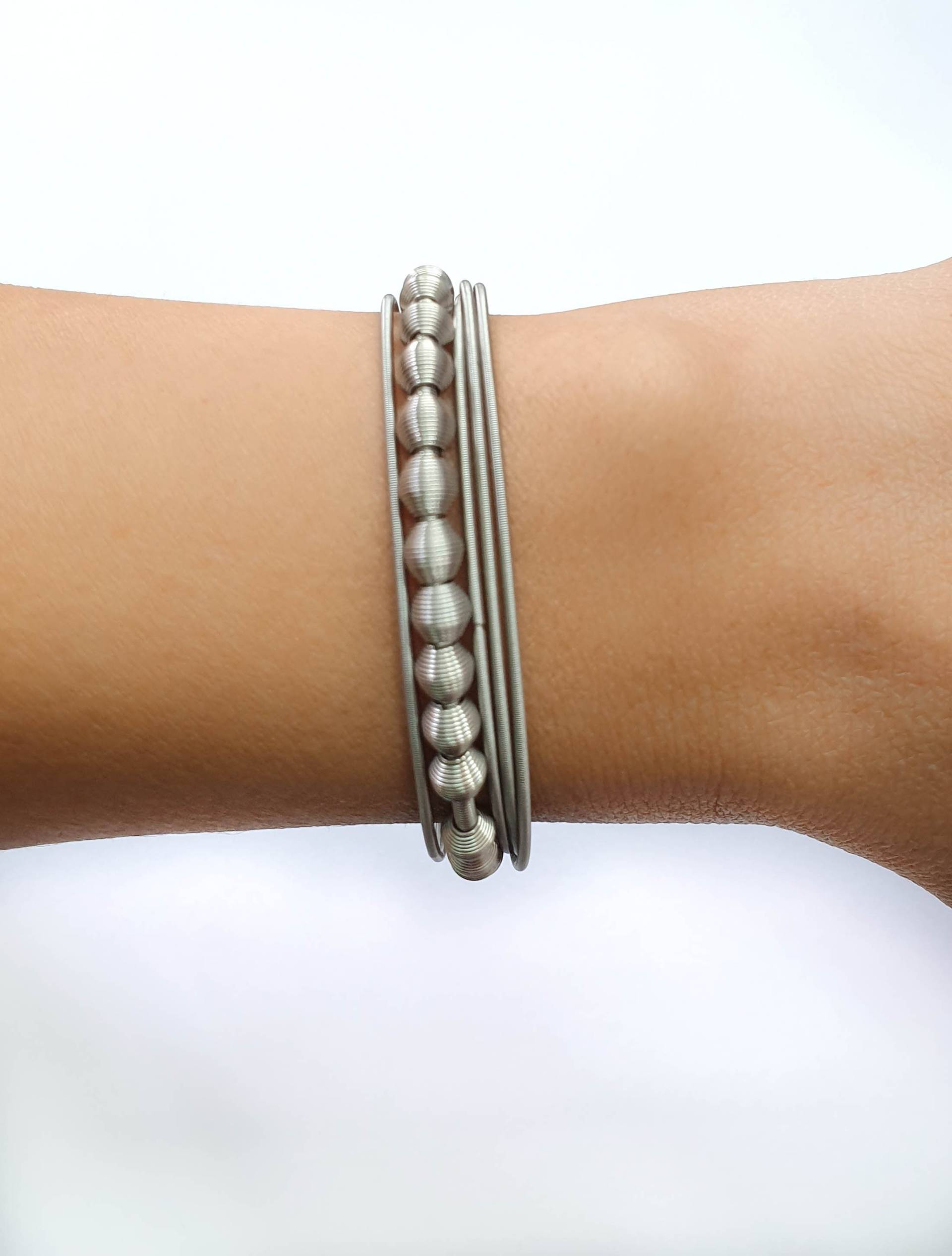 Perlen Edelstahl Armband - Coil Beads Stainelss Steel Rosenkranz Gebetsschnur Fleximale von MoonliDesigns
